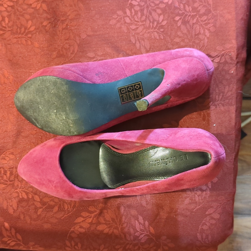 Le Chateau Magenta pink suede heels